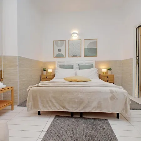 Bed and Breakfast Opera - And