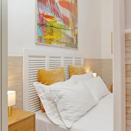 Opera - And Bed and Breakfast